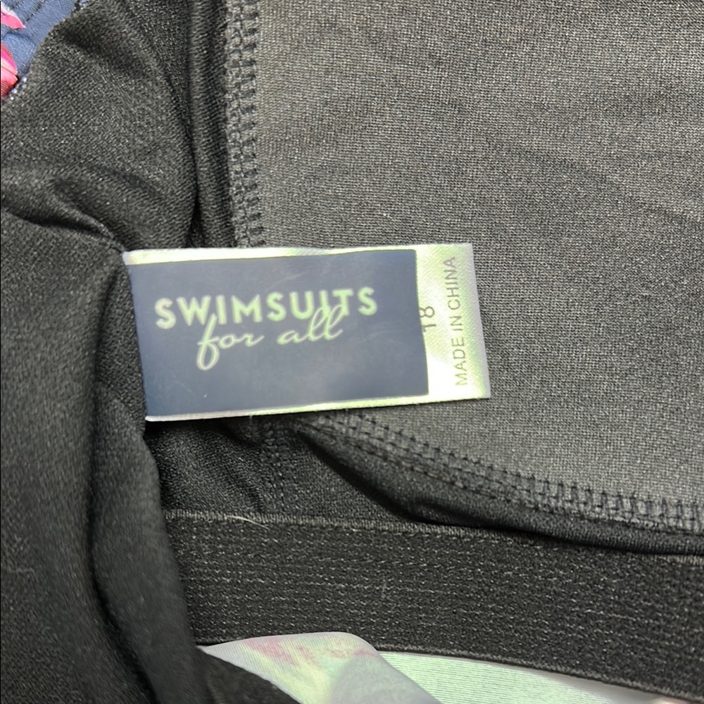 🎉HP🎉Swimsuits For All Black and Pink Relaxed Tie Front Swim Top - Picture 8 of 9